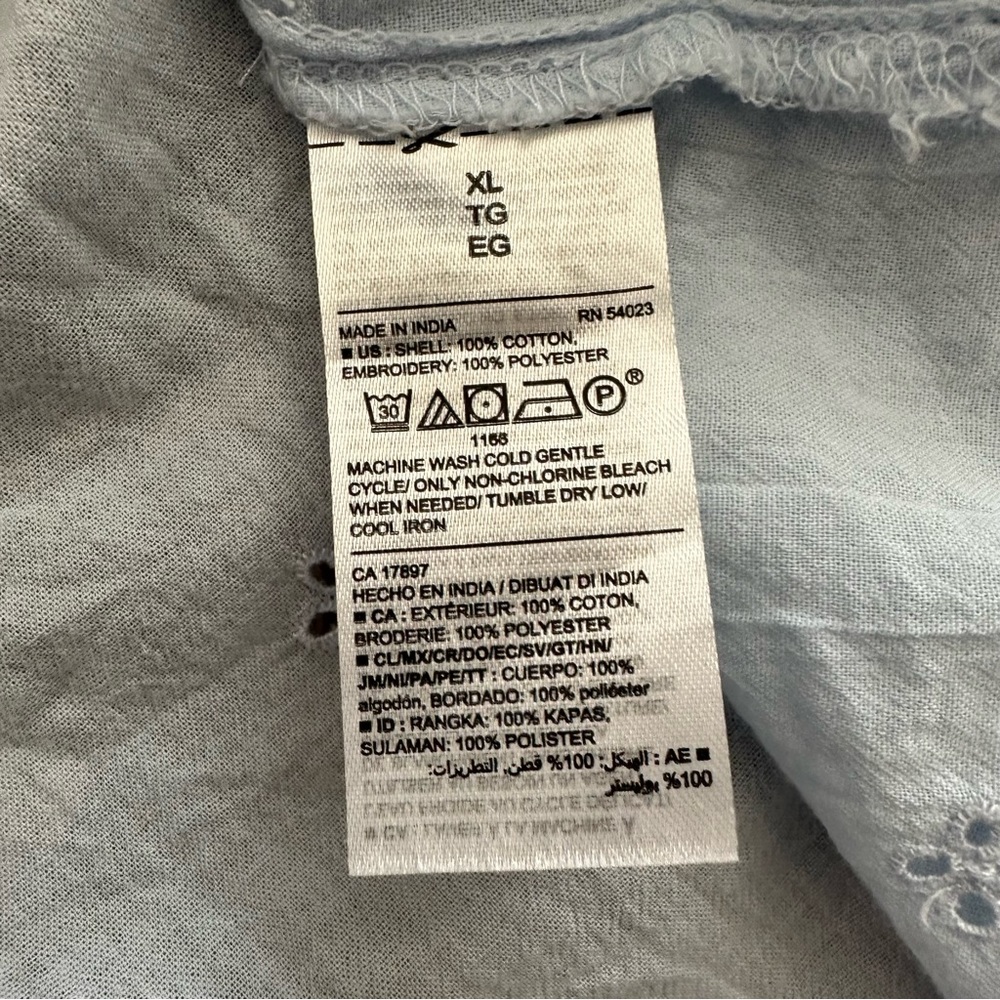 Old Navy Eyelet Blouse Light Blue size XL Women - Picture 5 of 7
